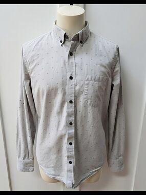 Banana Republic Light Gray Button-Down Shirt with Subtle Dot Print